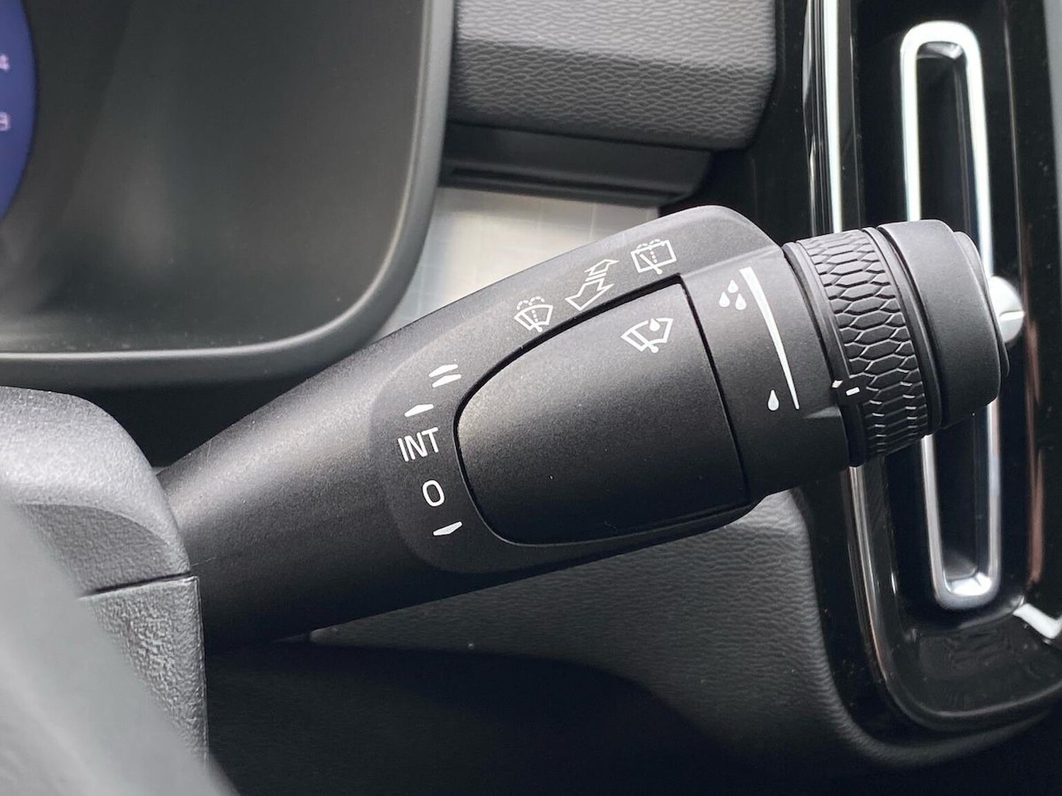 Used Volvo XC40 2025 for sale - 76444699: Photo 29