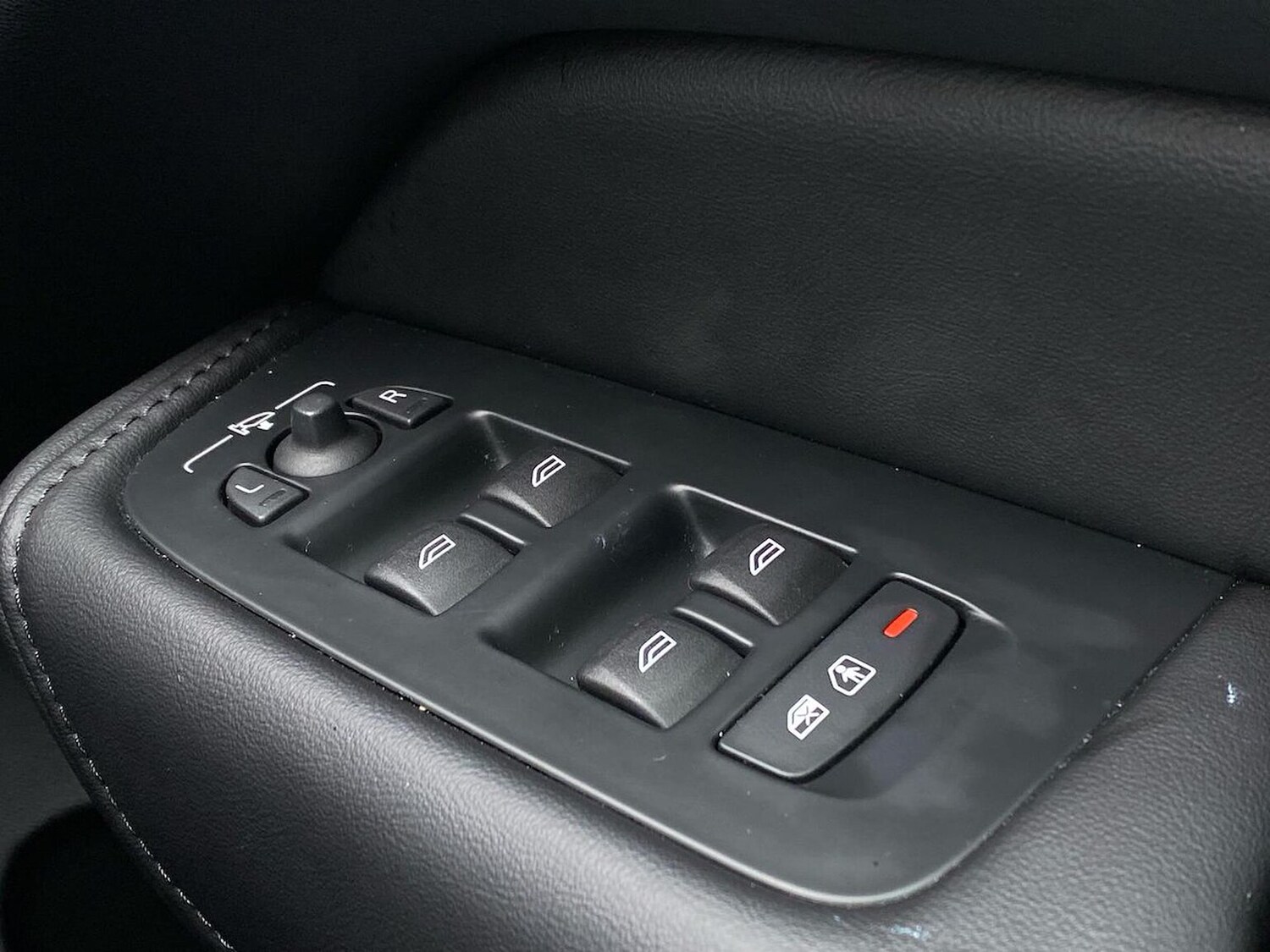 Used Volvo XC60 2023 for sale - 78191239: Photo 23