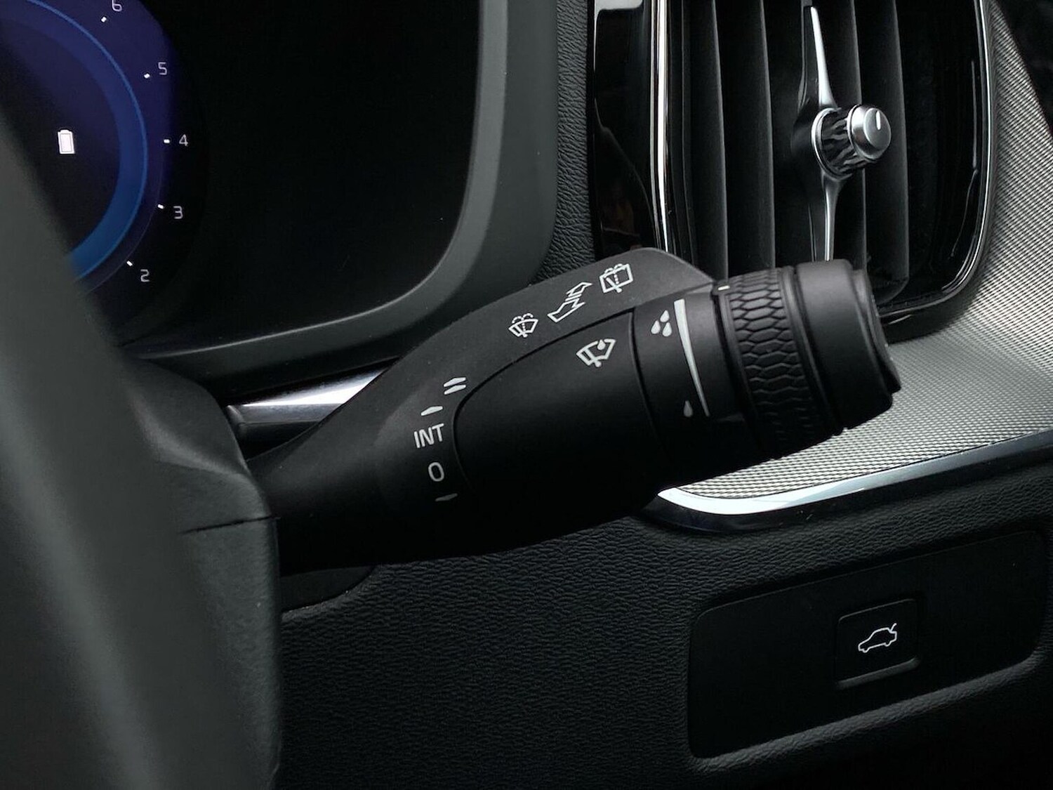 Used Volvo XC60 2023 for sale - 78191239: Photo 30