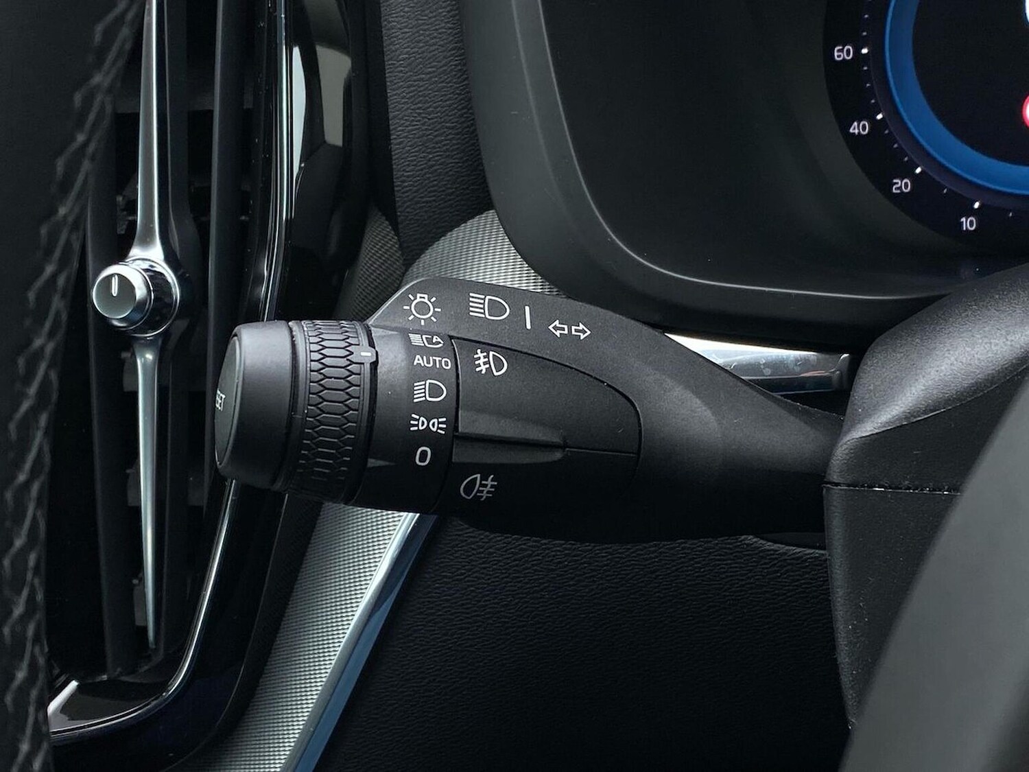 Used Volvo XC60 2023 for sale - 78191239: Photo 31