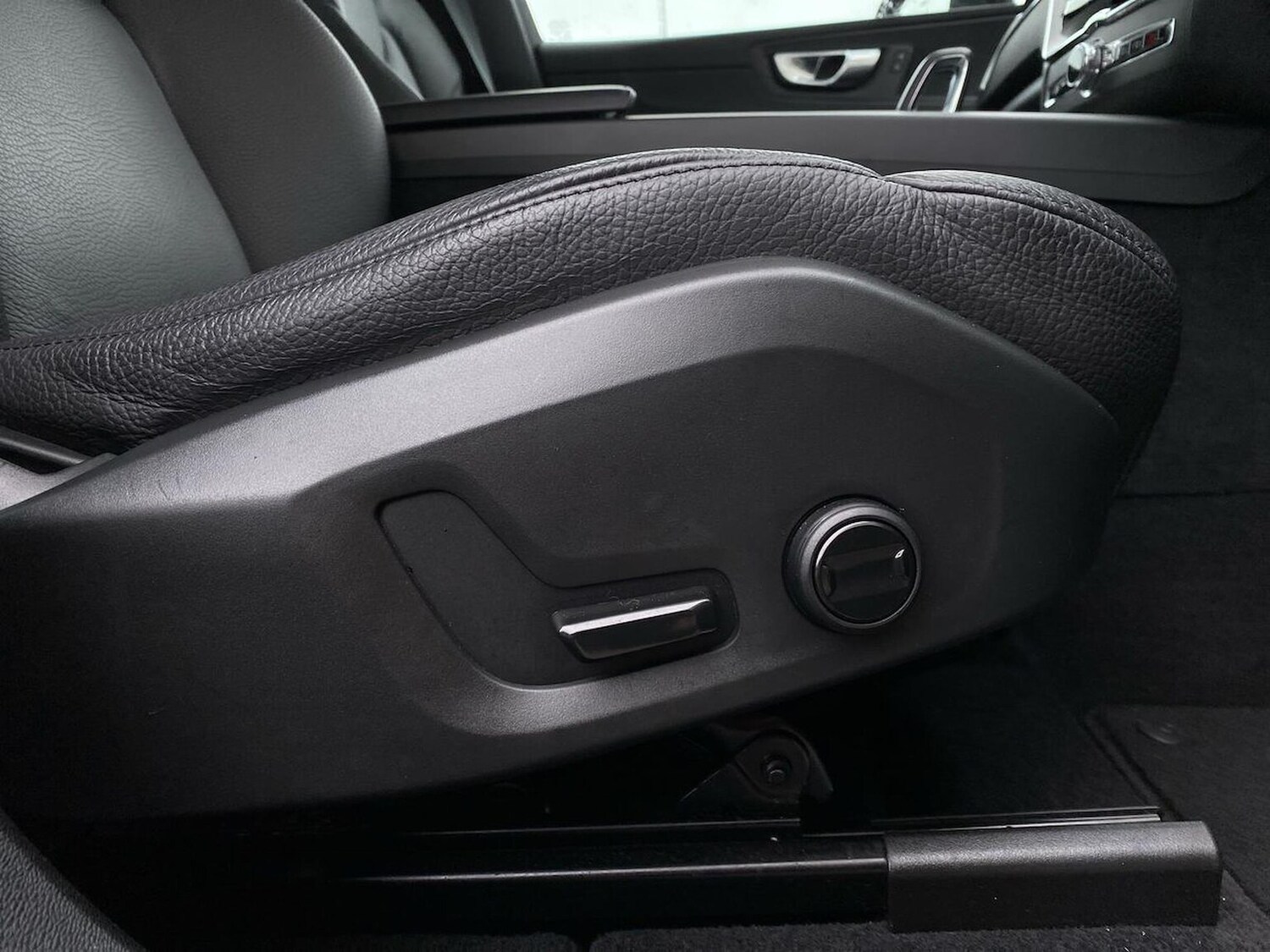 Used Volvo XC60 2023 for sale - 78191239: Photo 32