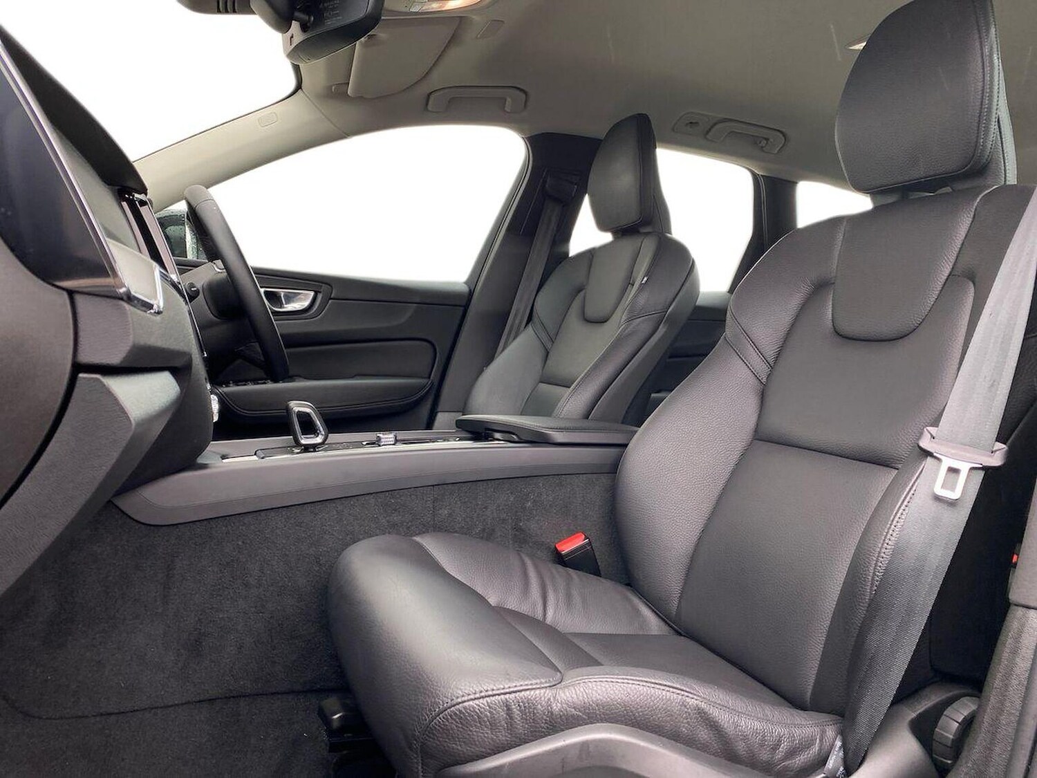 Used Volvo XC60 2023 for sale - 78191239: Photo 9