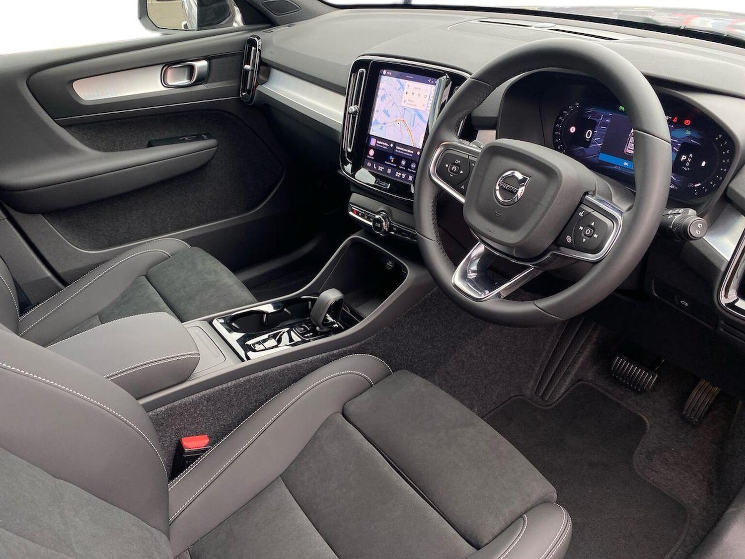 Used Volvo XC40 2025 for sale - 76107137: Photo 16