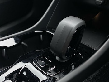 Used Volvo XC40 2025 for sale - 76107137: Photo 2