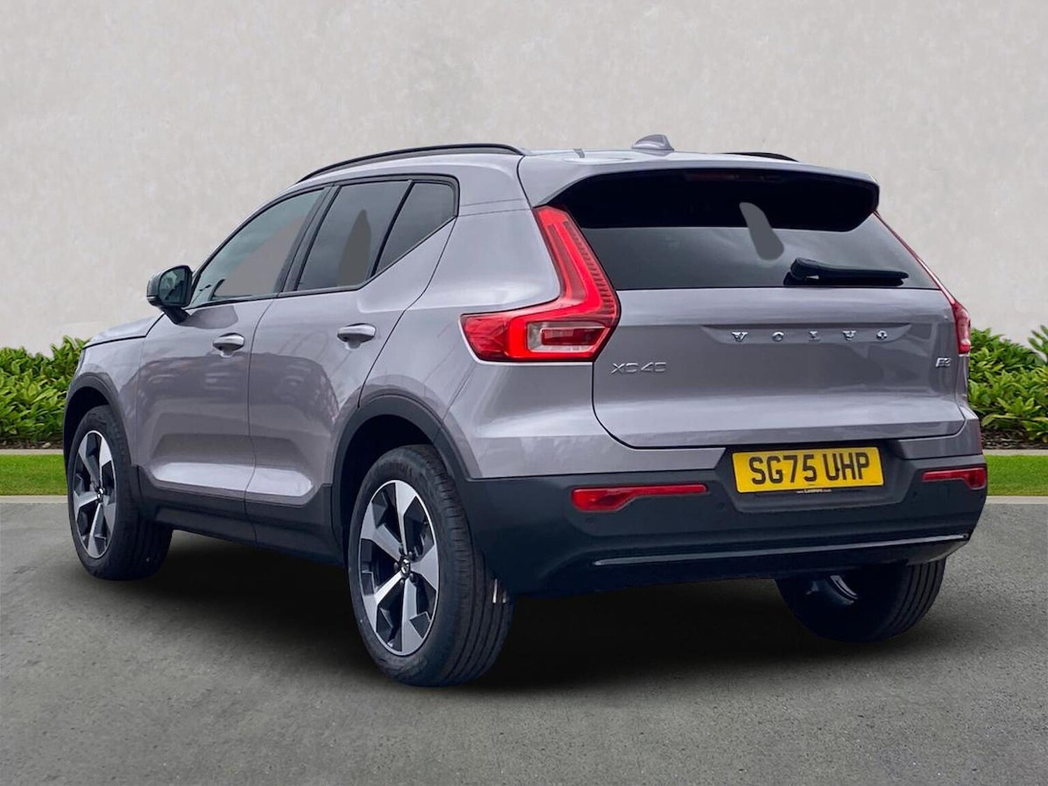 Used Volvo XC40 2025 for sale - 76107137: Photo 3