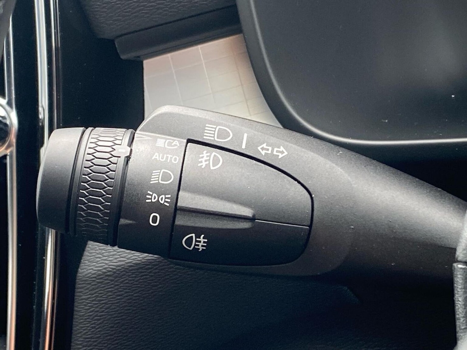 Used Volvo XC40 2025 for sale - 76107137: Photo 30