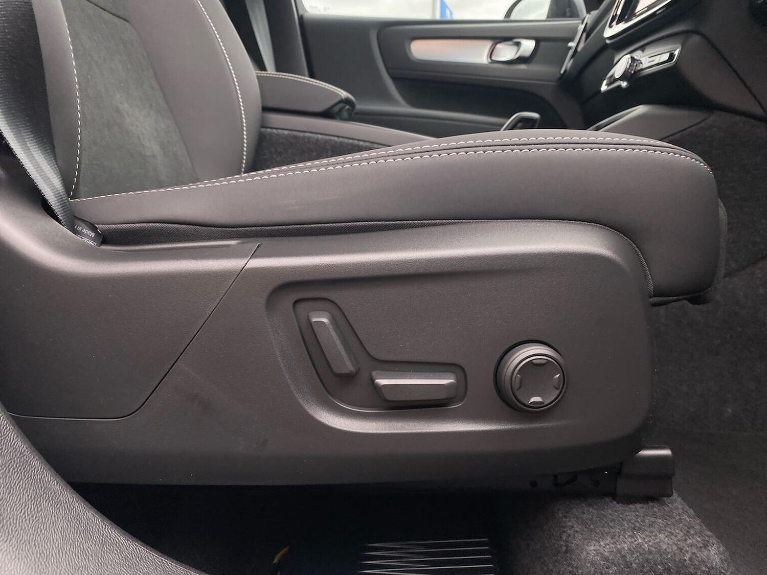 Used Volvo XC40 2025 for sale - 76107137: Photo 31