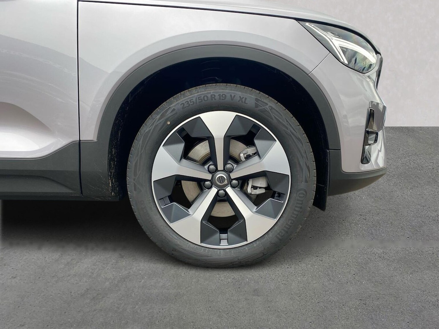 Used Volvo XC40 2025 for sale - 76107137: Photo 7