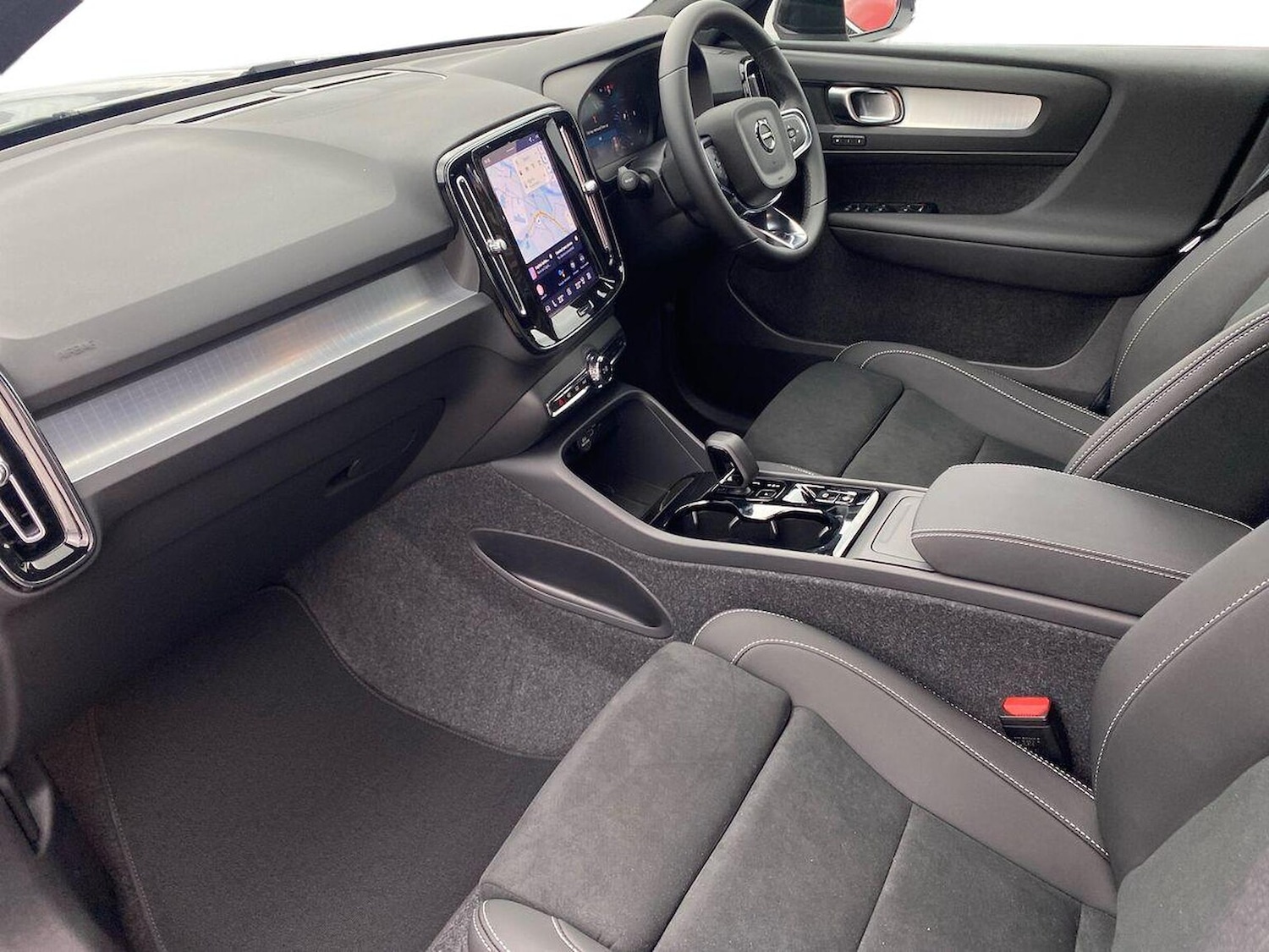 Used Volvo XC40 2025 for sale - 76107137: Photo 8