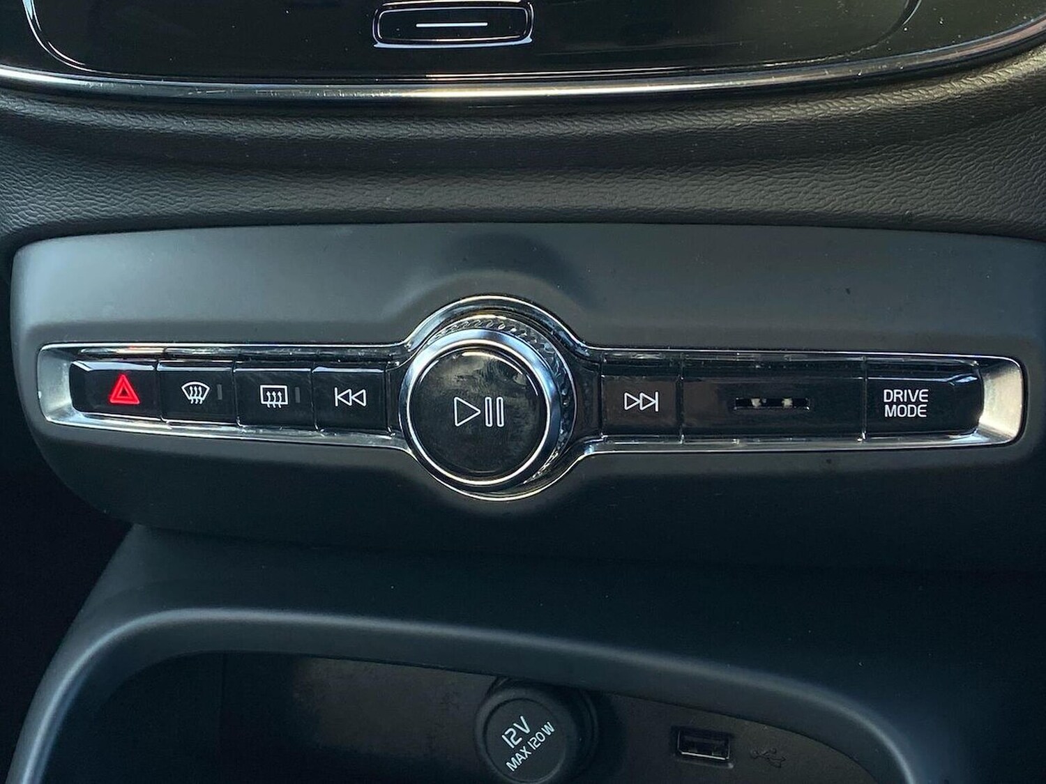 Used Volvo XC40 2021 for sale - 76382643: Photo 13