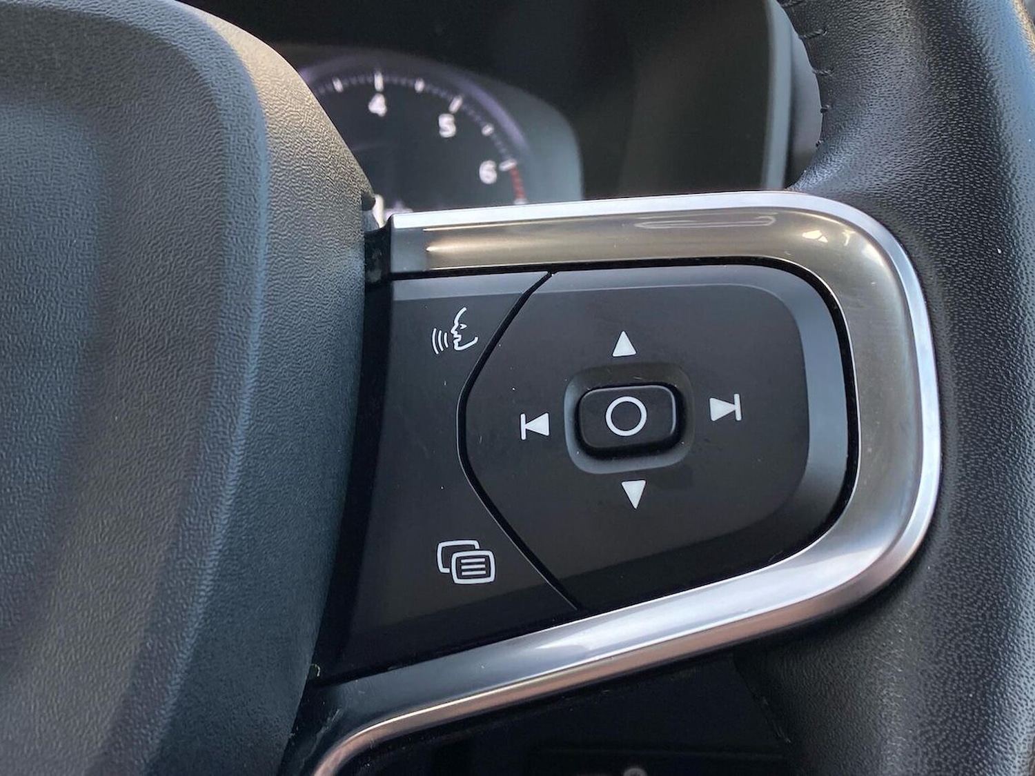 Used Volvo XC40 2021 for sale - 76382643: Photo 27