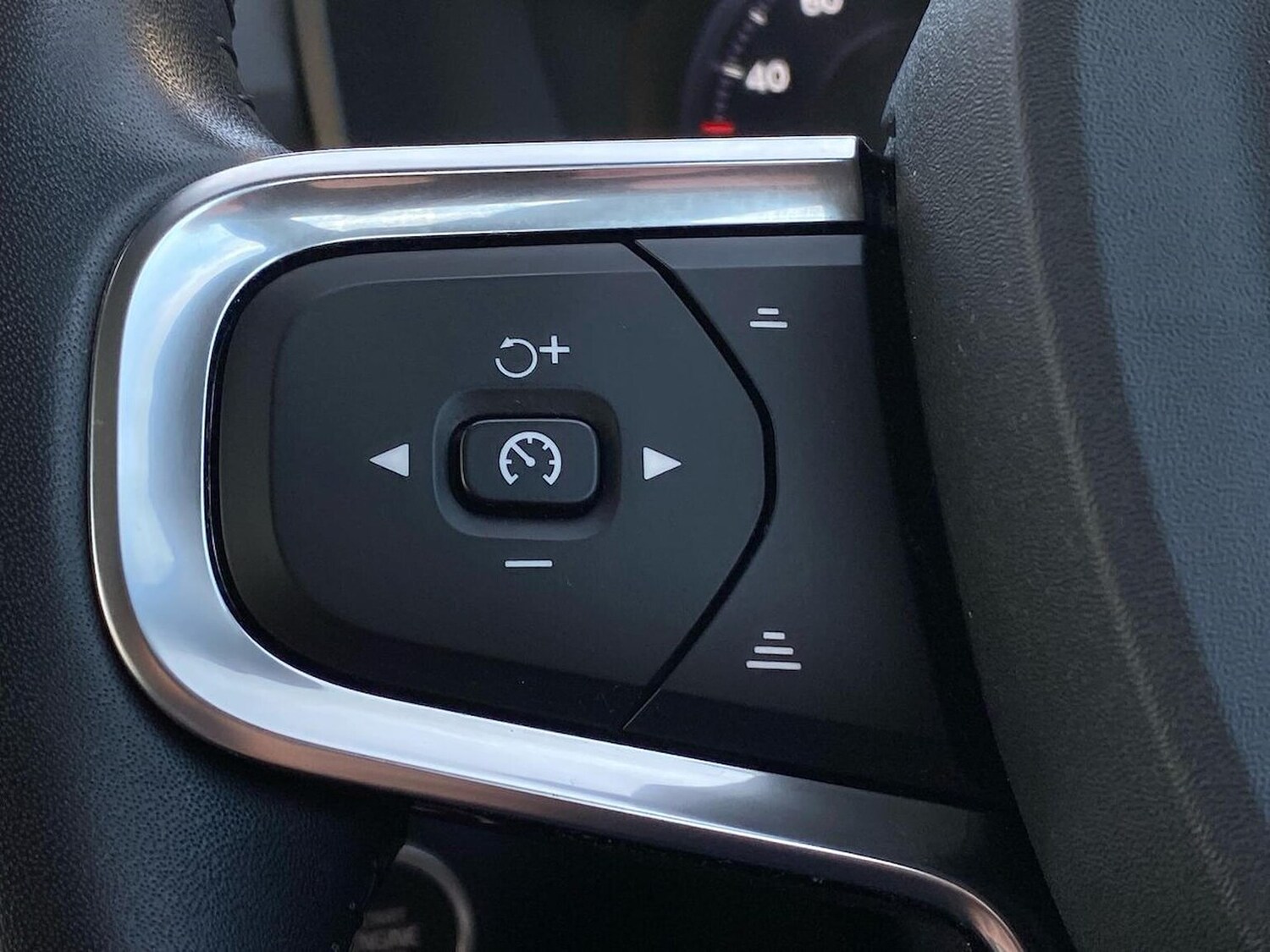 Used Volvo XC40 2021 for sale - 76382643: Photo 28