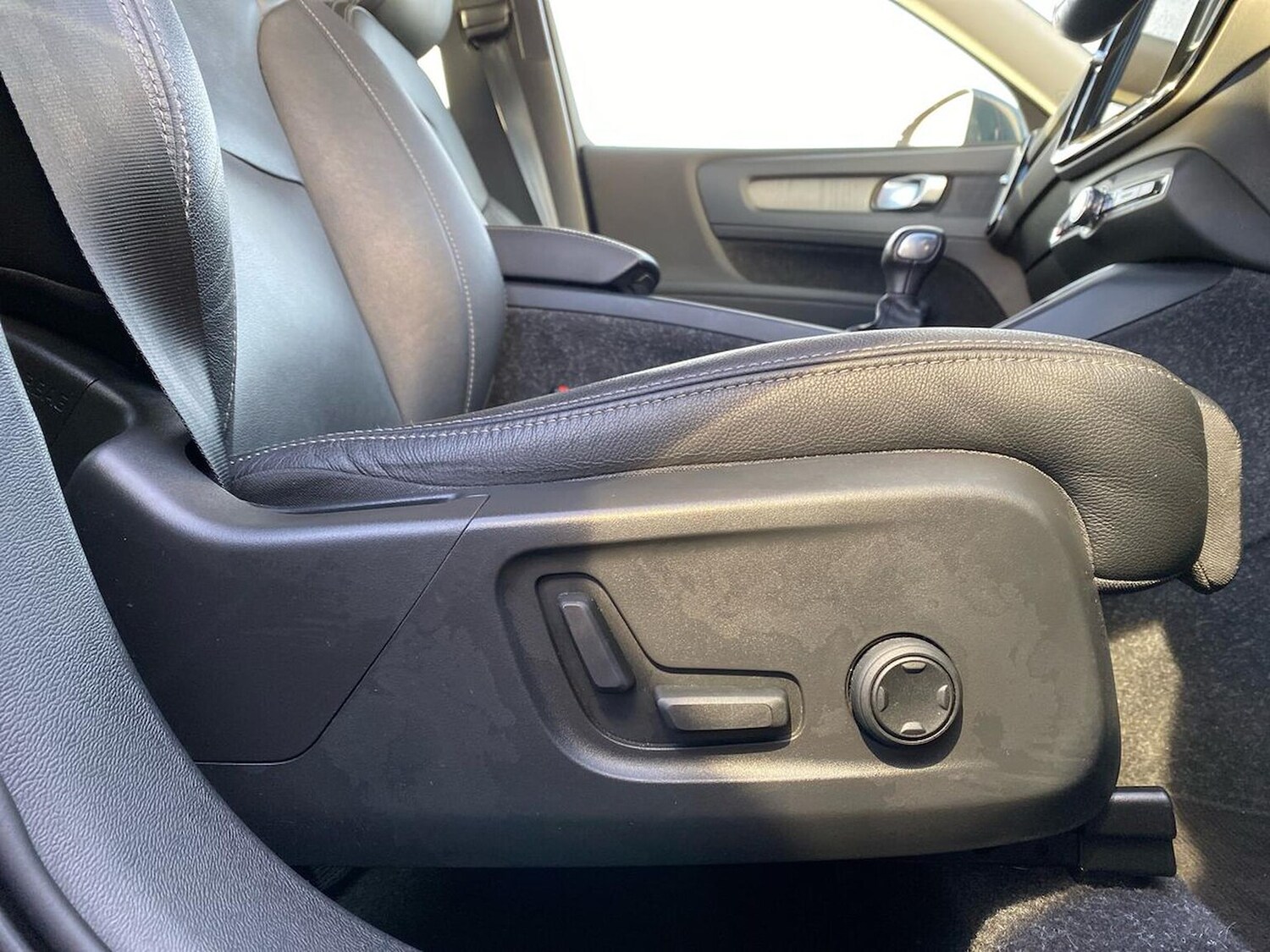 Used Volvo XC40 2021 for sale - 76382643: Photo 31