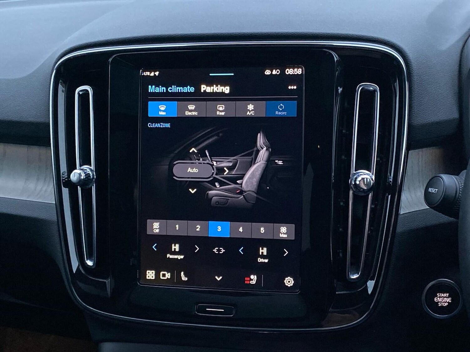 Used Volvo XC40 2025 for sale - 77676320: Photo 25