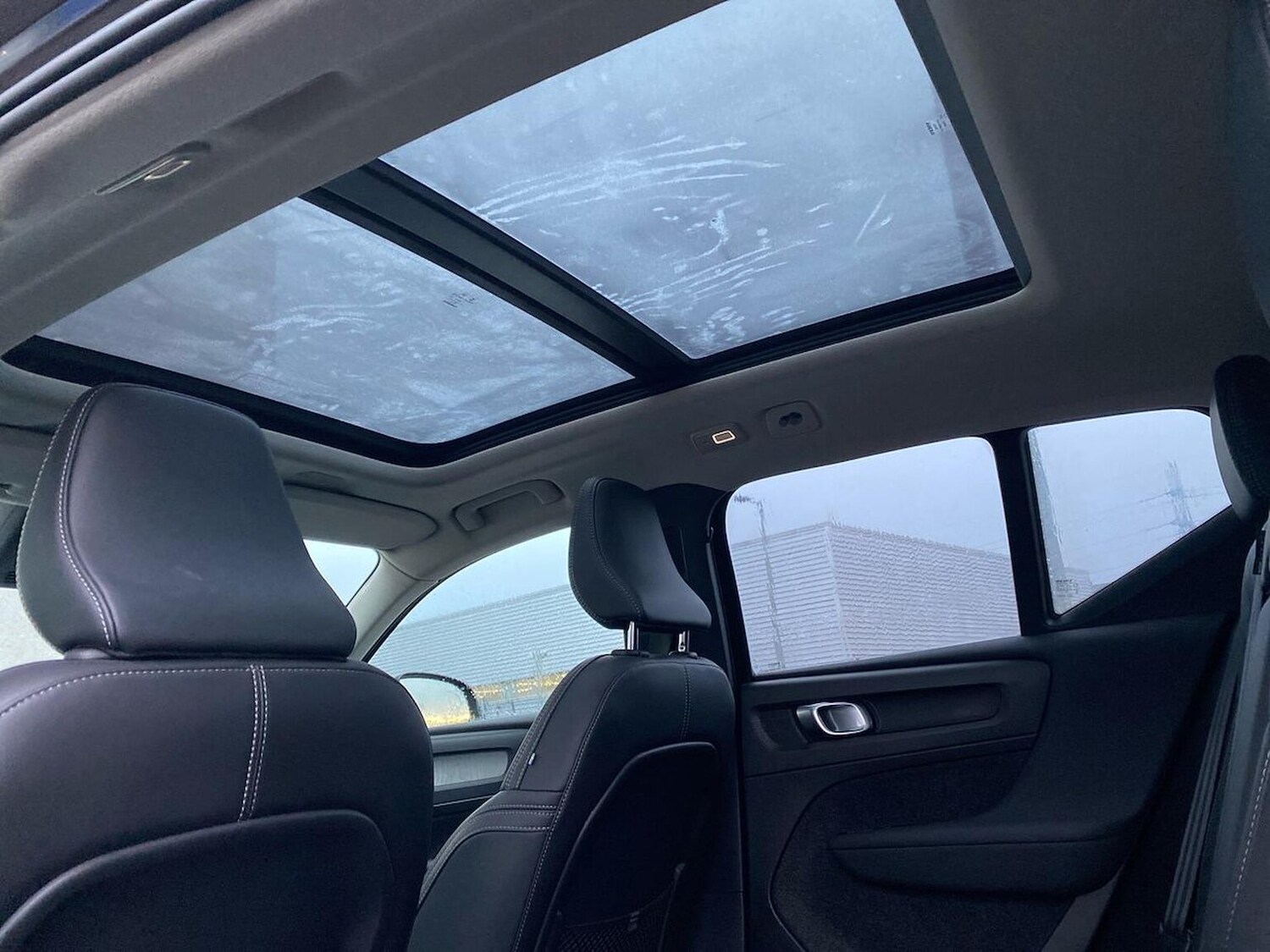 Used Volvo XC40 2025 for sale - 77676320: Photo 32