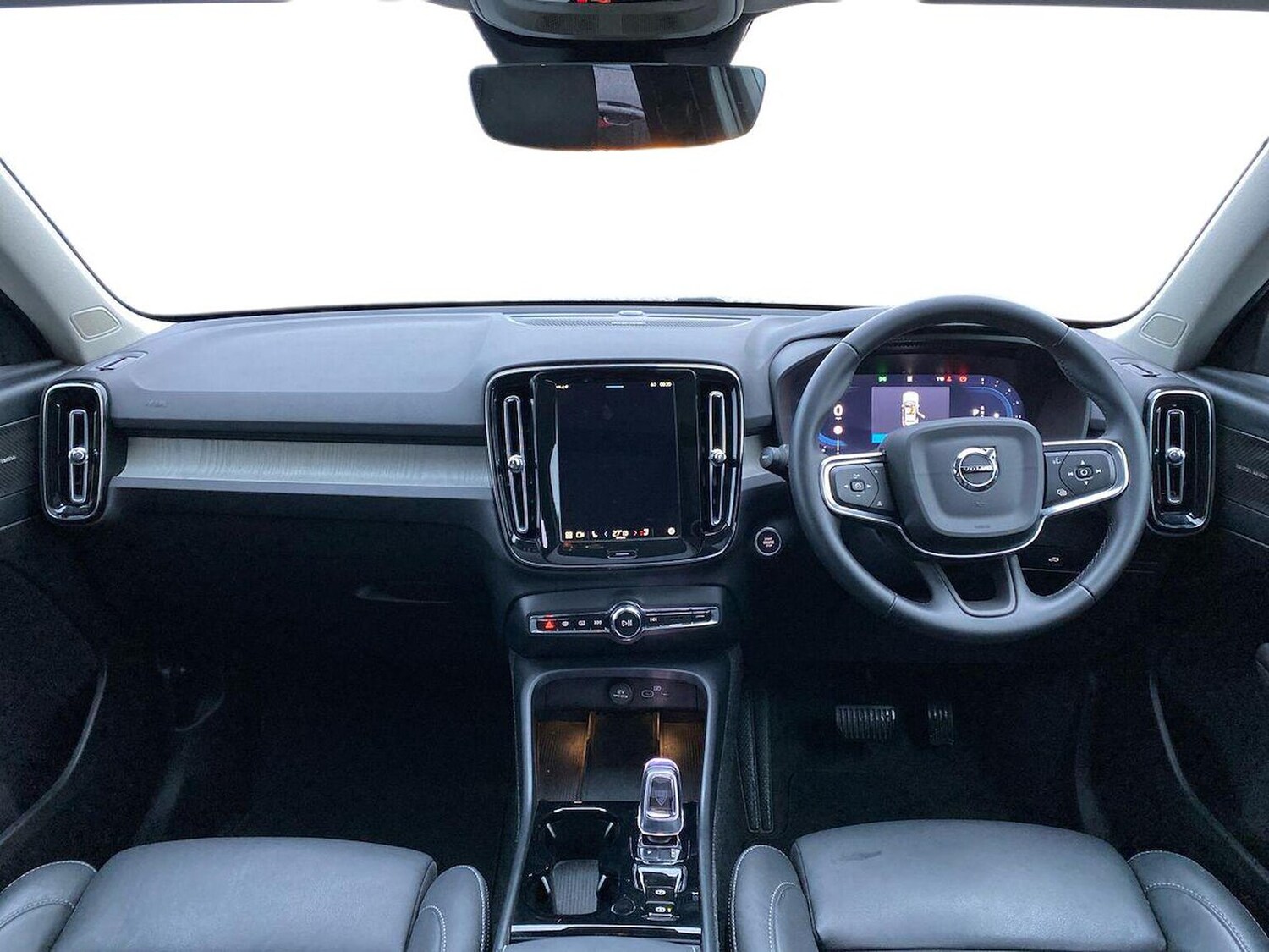 Used Volvo XC40 2025 for sale - 77676320: Photo 8