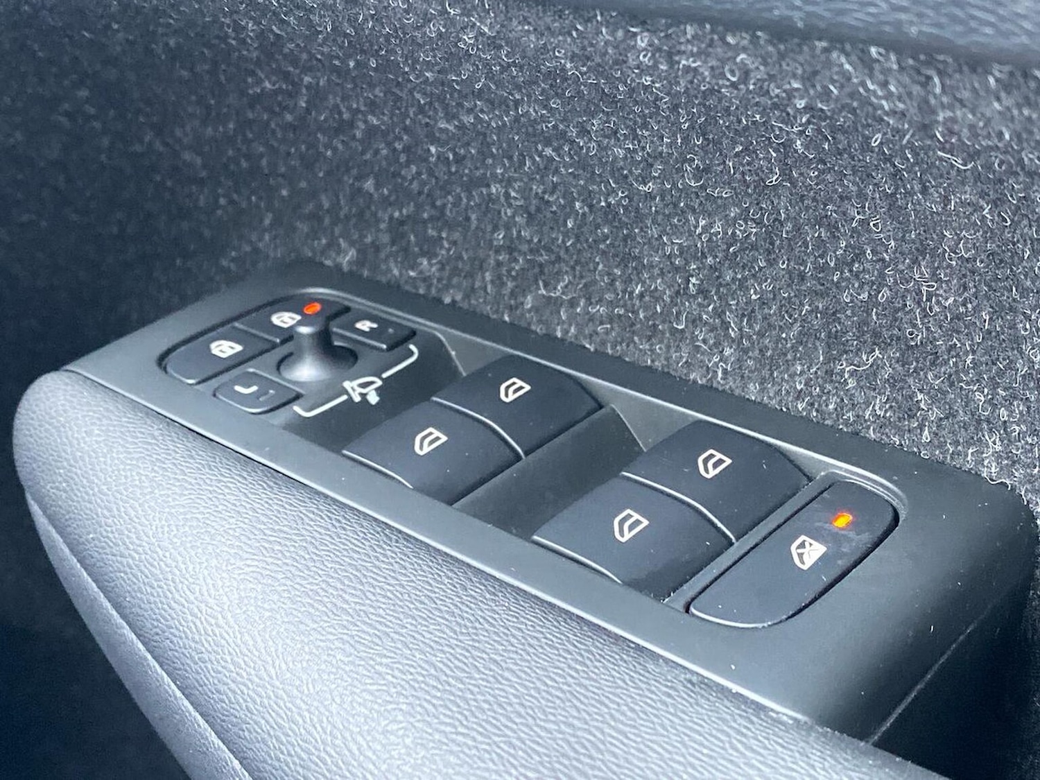 Used Volvo XC40 2020 for sale - 78192629: Photo 23