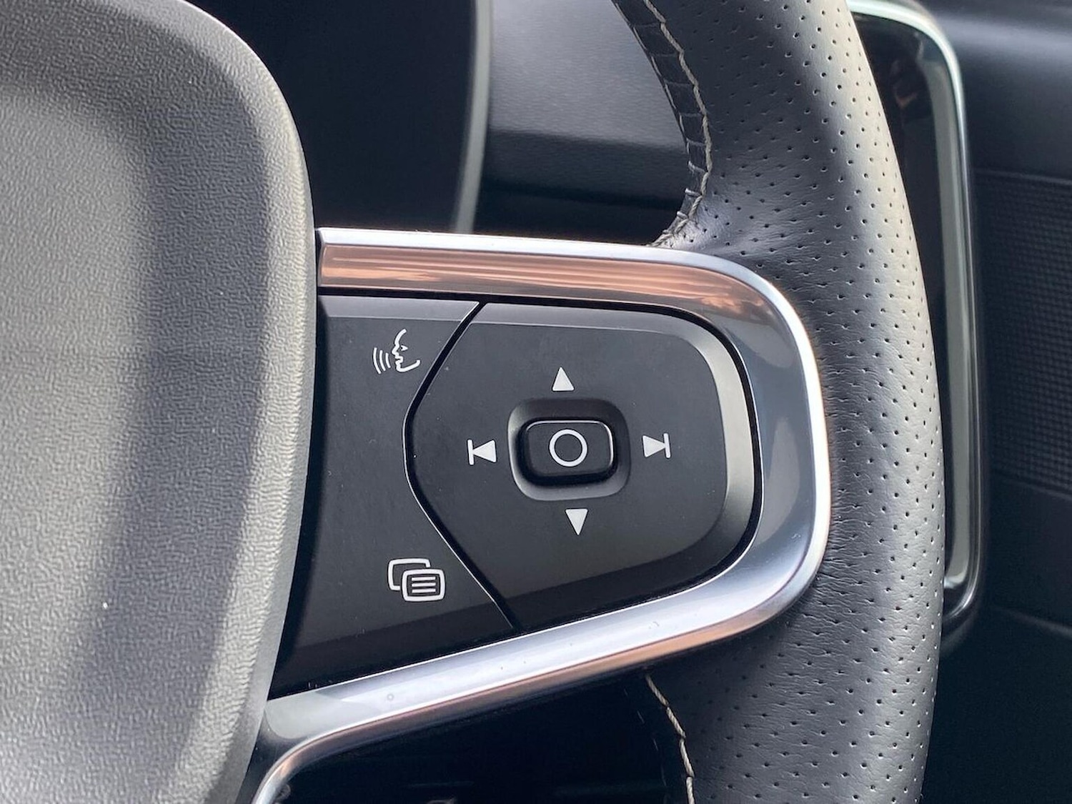 Used Volvo XC40 2020 for sale - 78192629: Photo 27