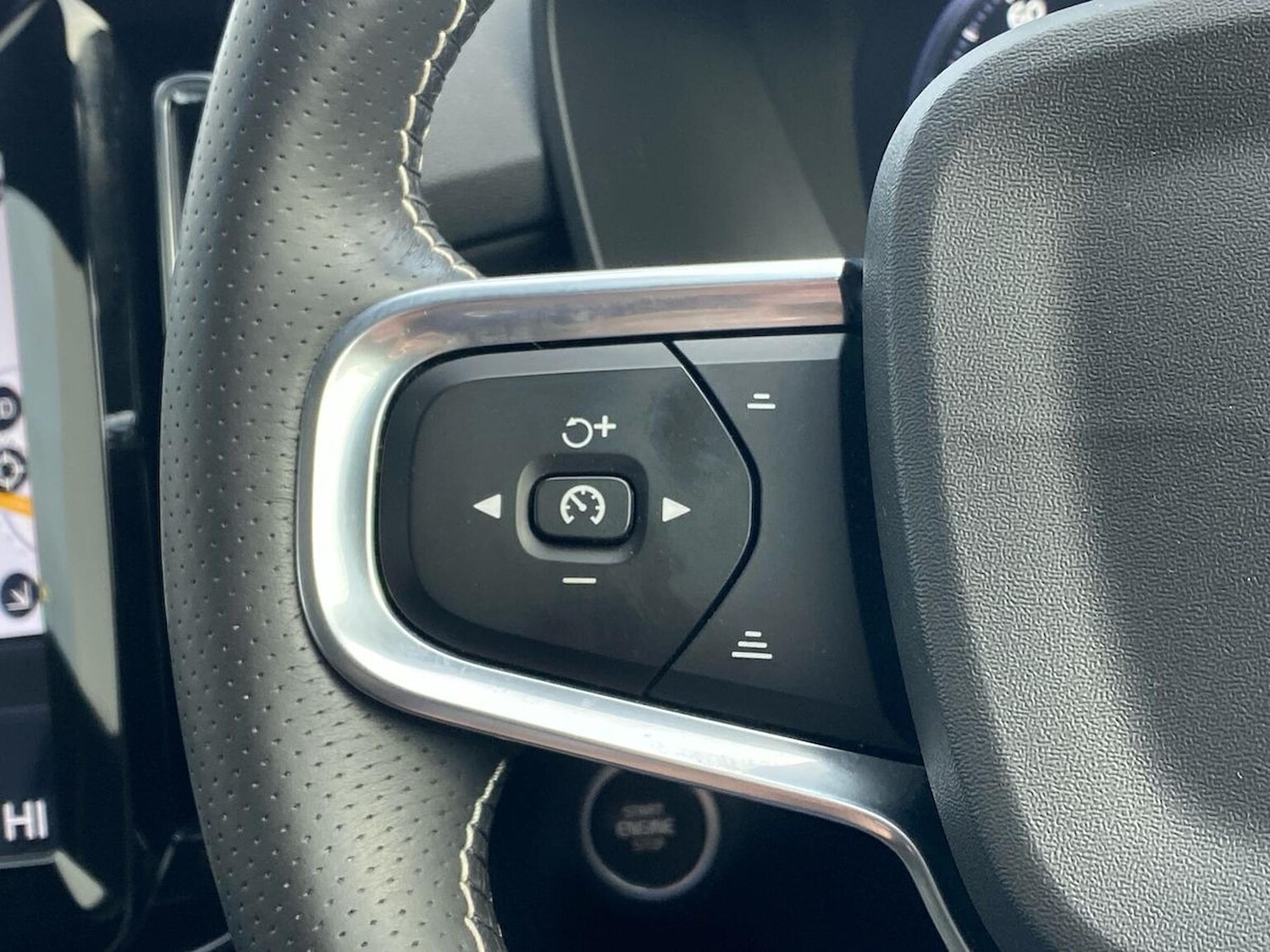 Used Volvo XC40 2020 for sale - 78192629: Photo 28