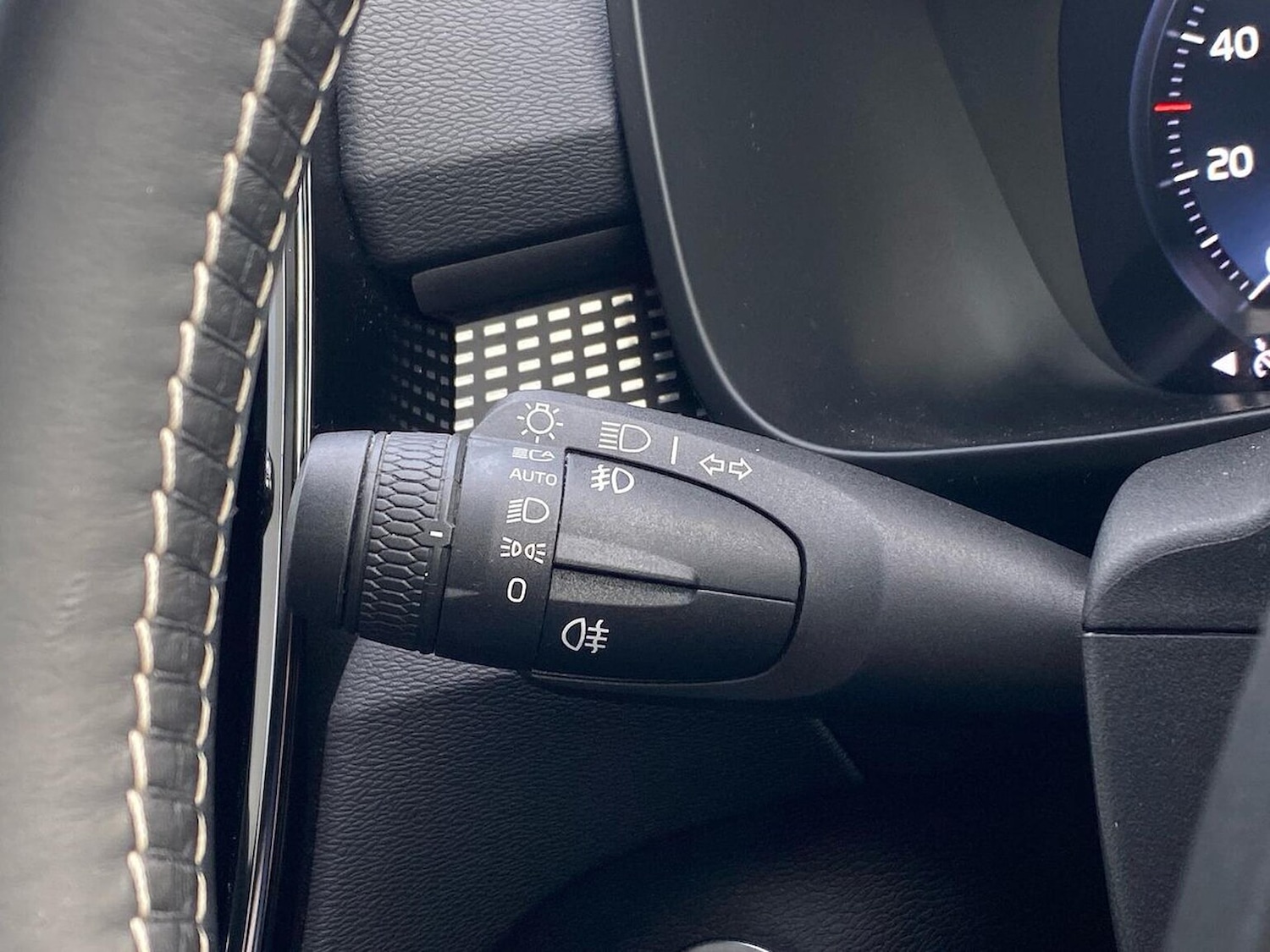 Used Volvo XC40 2020 for sale - 78192629: Photo 30