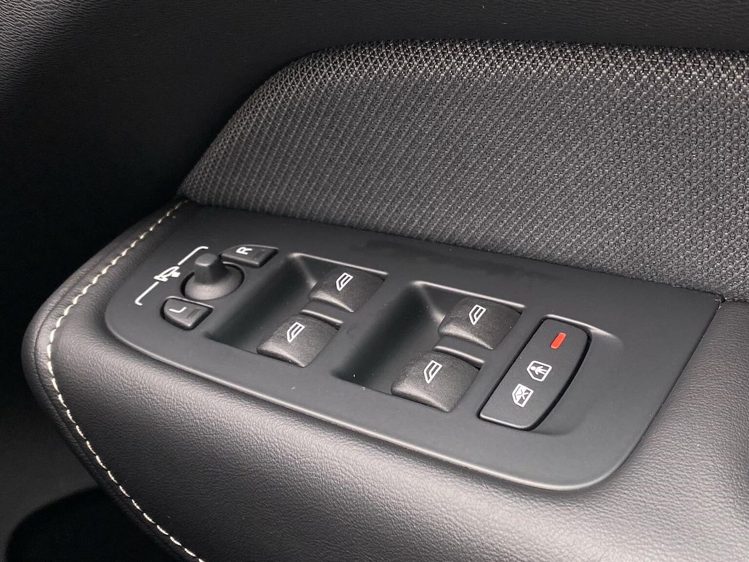 Used Volvo XC60 2023 for sale - 76171598: Photo 22