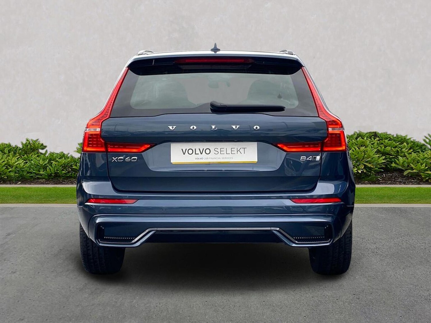 Used Volvo XC60 2023 for sale - 76171598: Photo 5