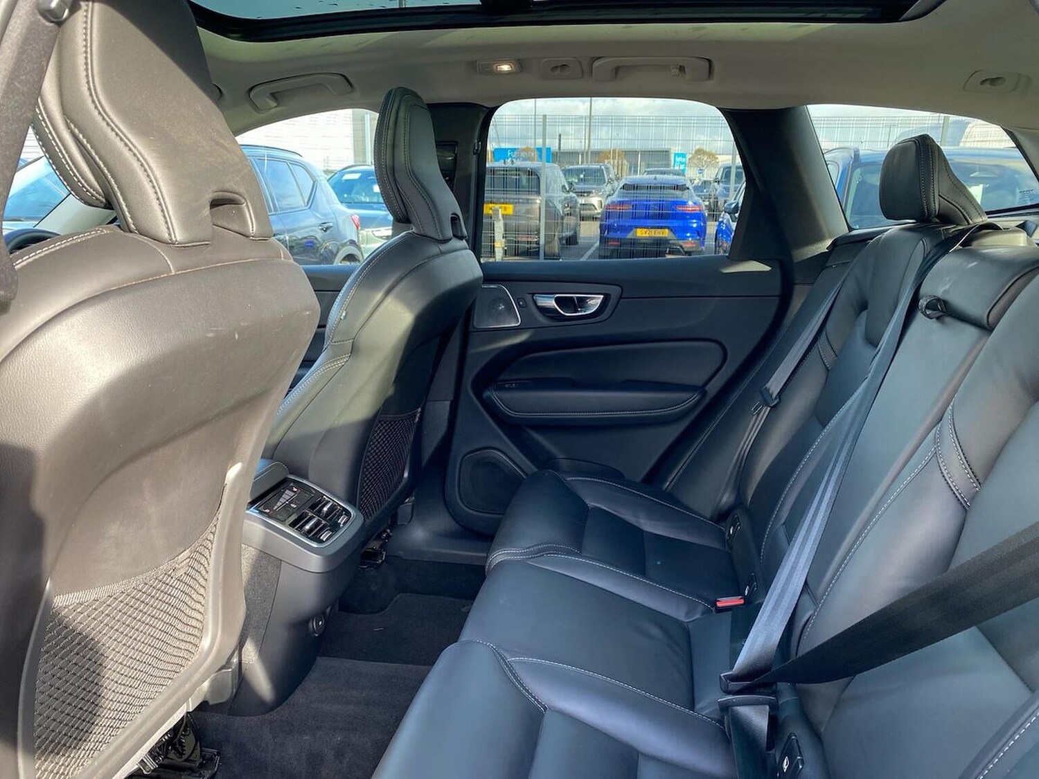 Used Volvo XC60 2022 for sale - 76365092: Photo 17