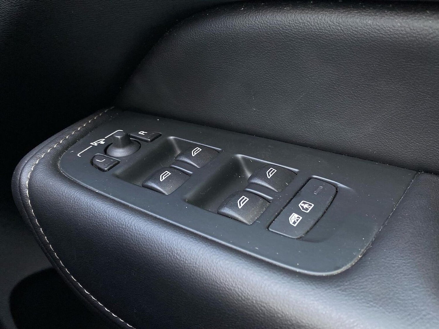 Used Volvo XC60 2022 for sale - 76365092: Photo 22