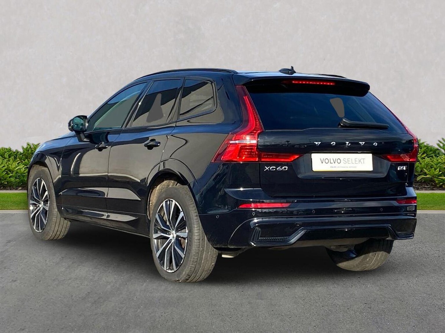 Used Volvo XC60 2022 for sale - 76365092: Photo 3