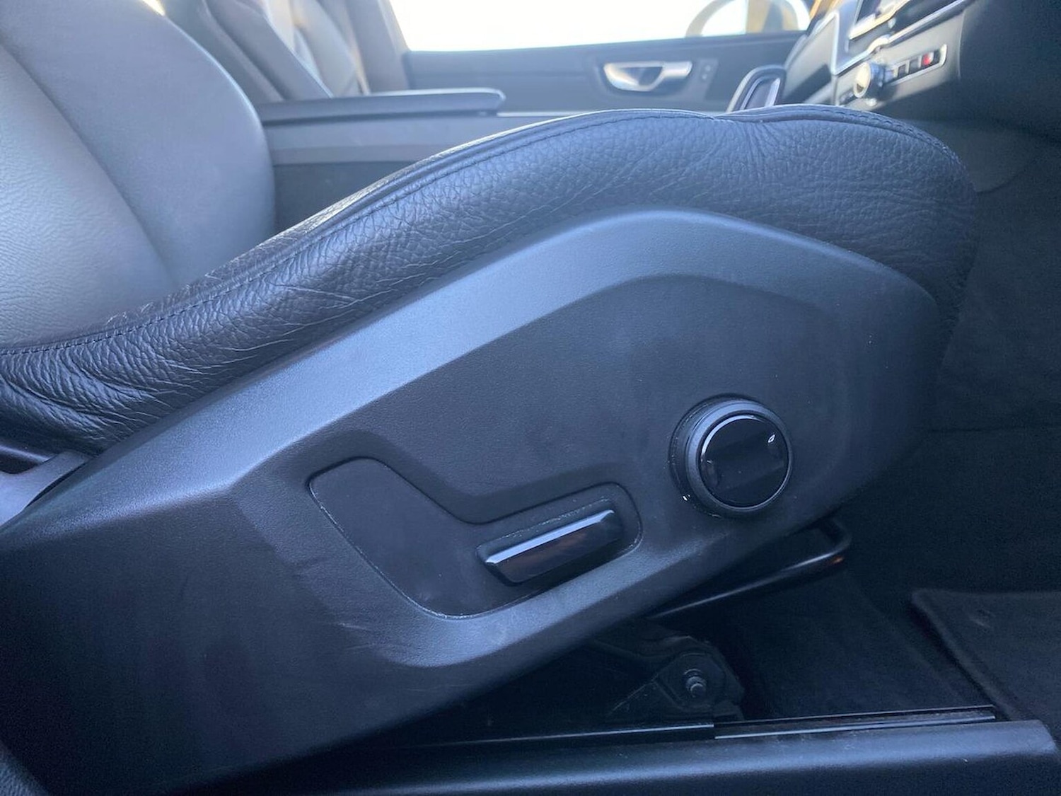 Used Volvo XC60 2021 for sale - 76396952: Photo 31