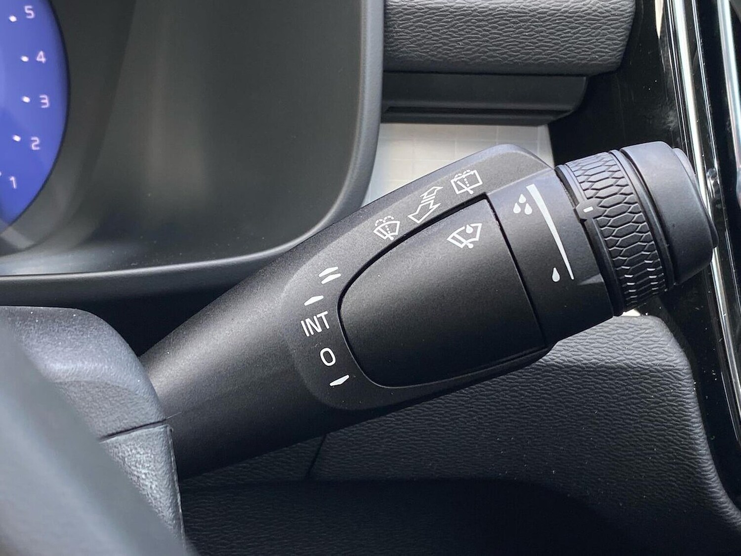 Used Volvo XC40 2025 for sale - 76115502: Photo 29