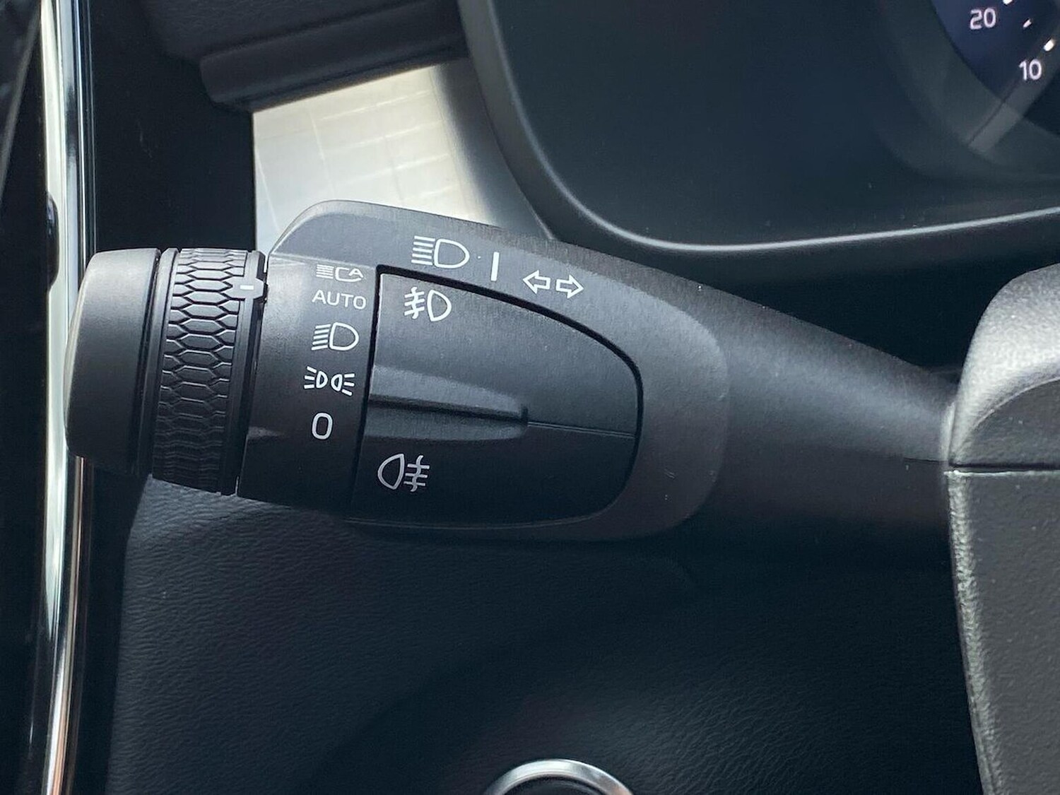 Used Volvo XC40 2025 for sale - 76115502: Photo 30
