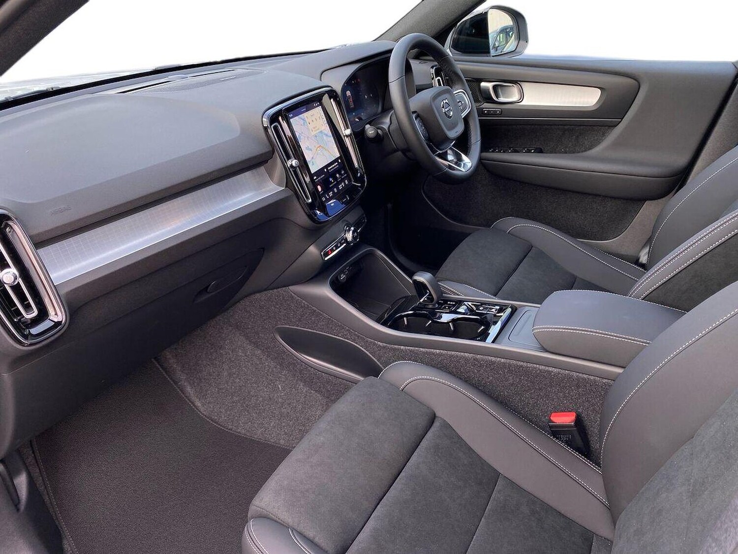 Used Volvo XC40 2025 for sale - 76115502: Photo 8