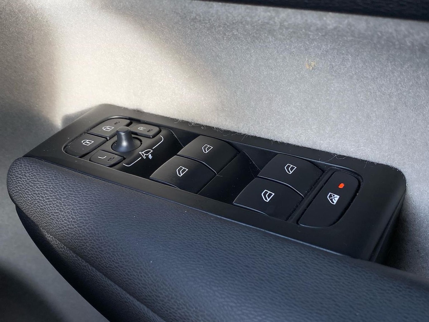 Used Volvo XC40 2020 for sale - 76497249: Photo 21