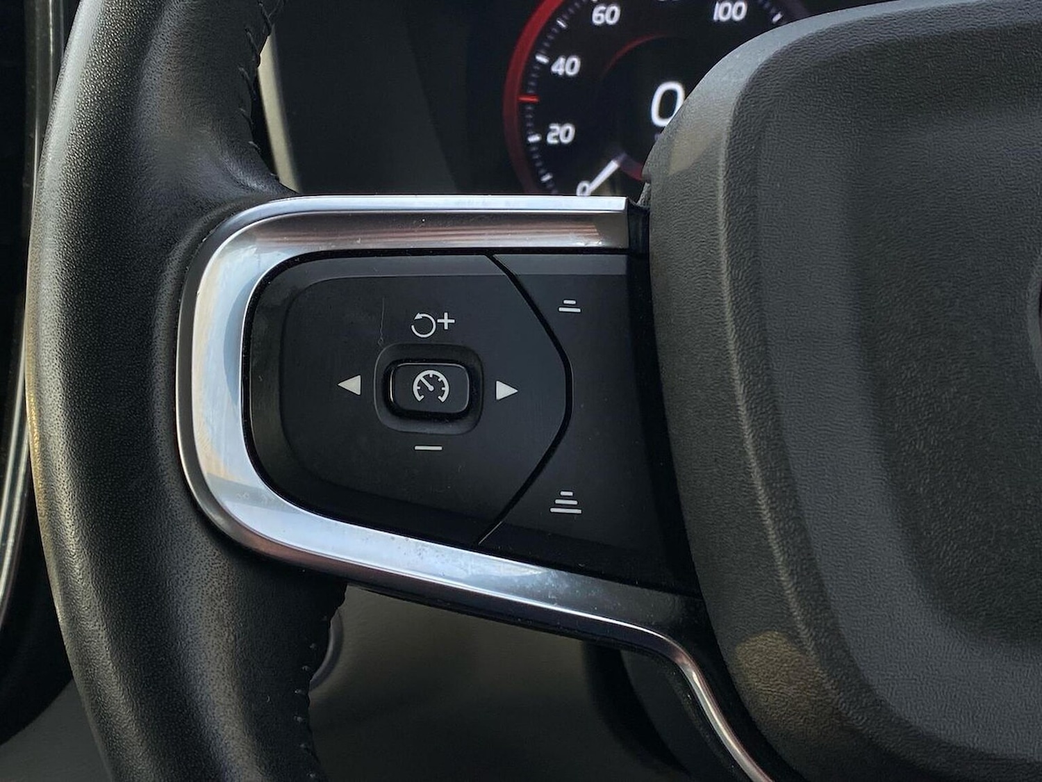 Used Volvo XC40 2020 for sale - 76497249: Photo 27