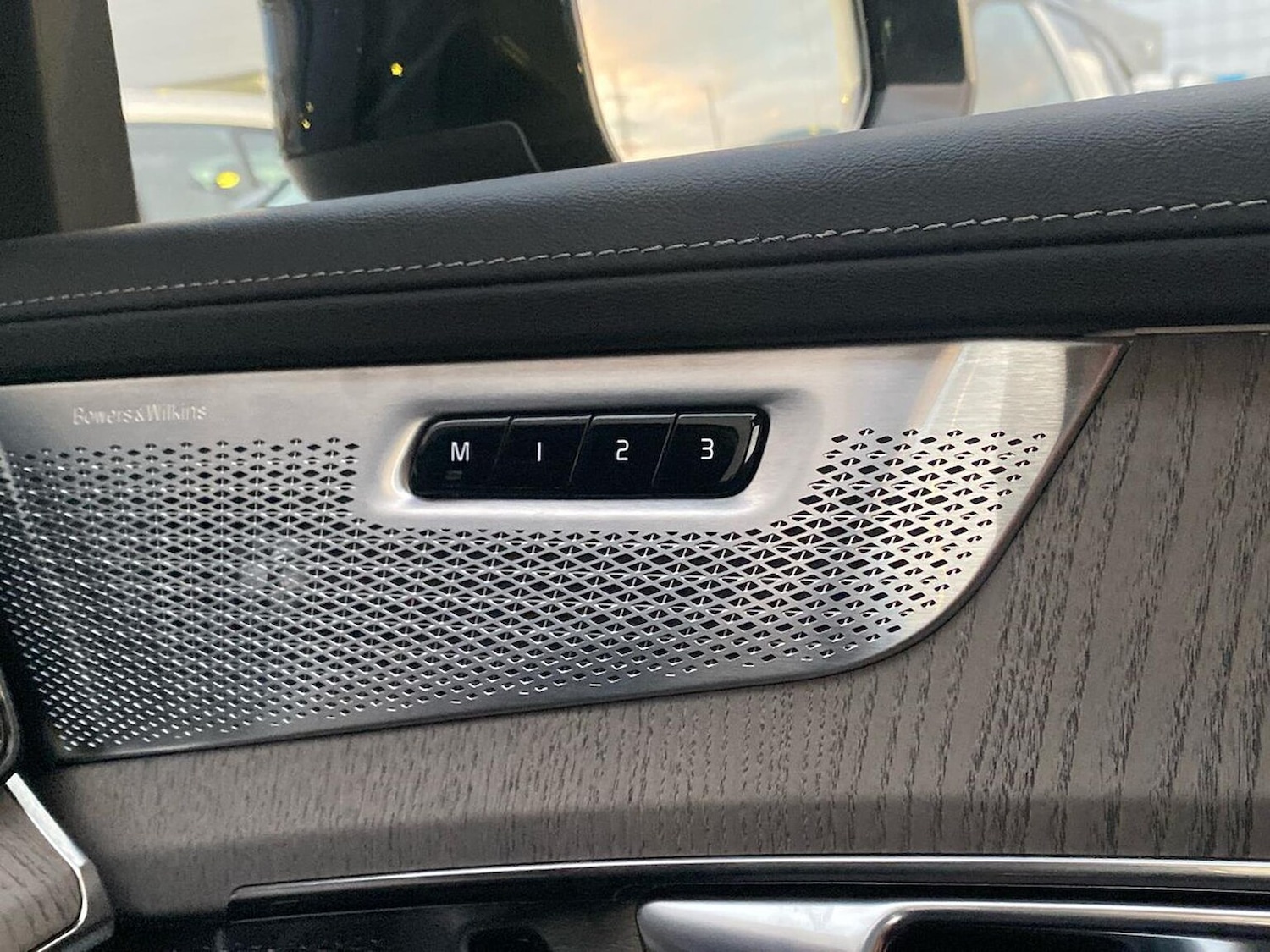 Used Volvo XC90 2025 for sale - 76497227: Photo 2