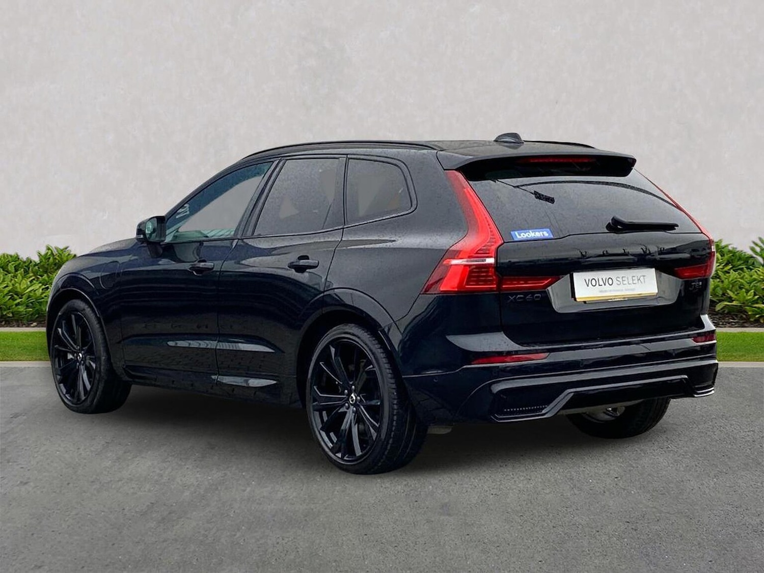 Used Volvo XC60 2025 for sale - 78144512: Photo 2