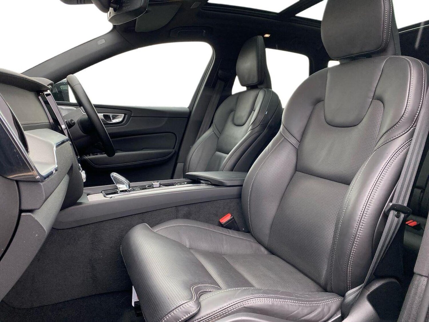 Used Volvo XC60 2025 for sale - 78144512: Photo 9