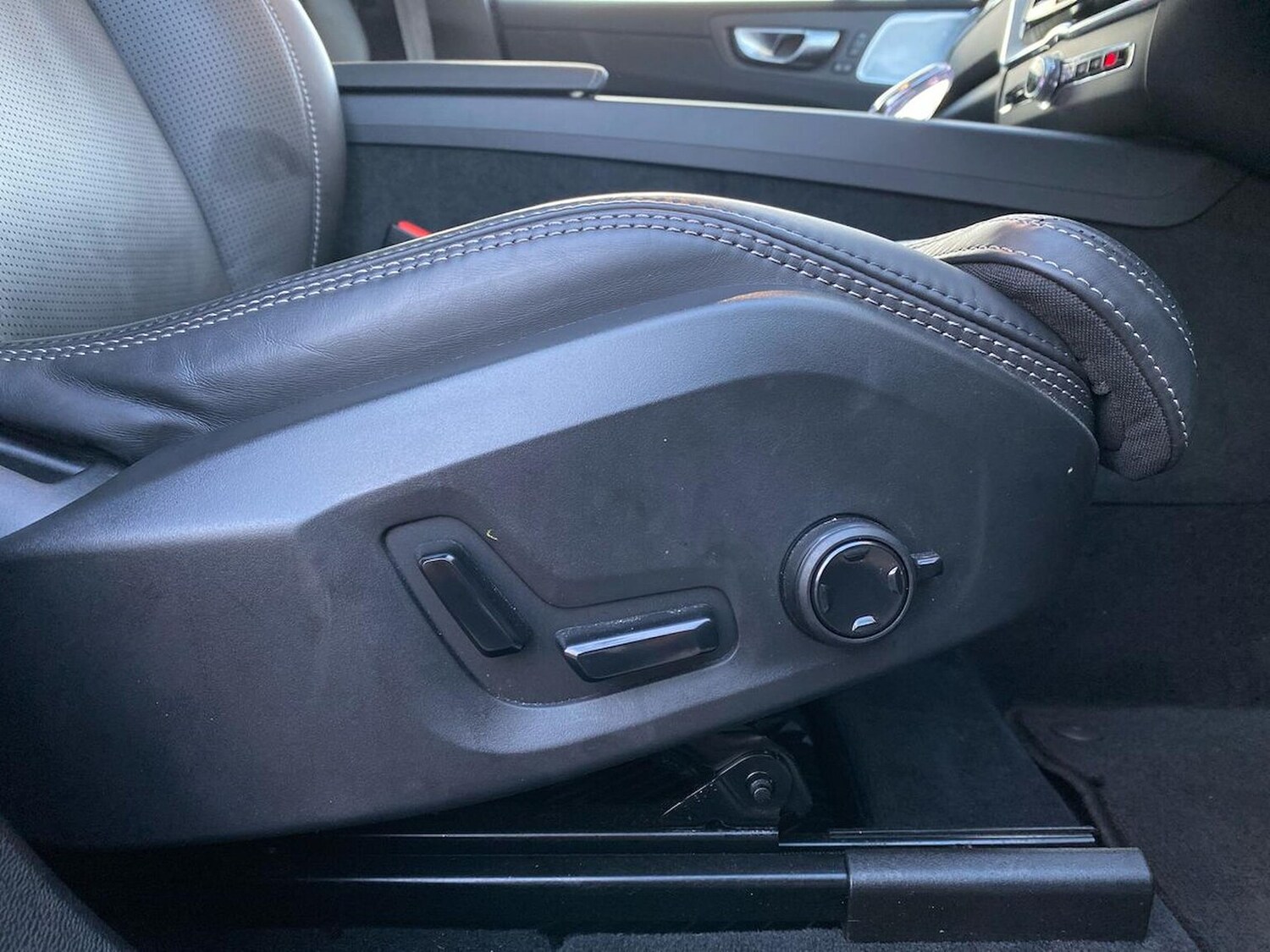 Used Volvo XC60 2025 for sale - 77489743: Photo 30