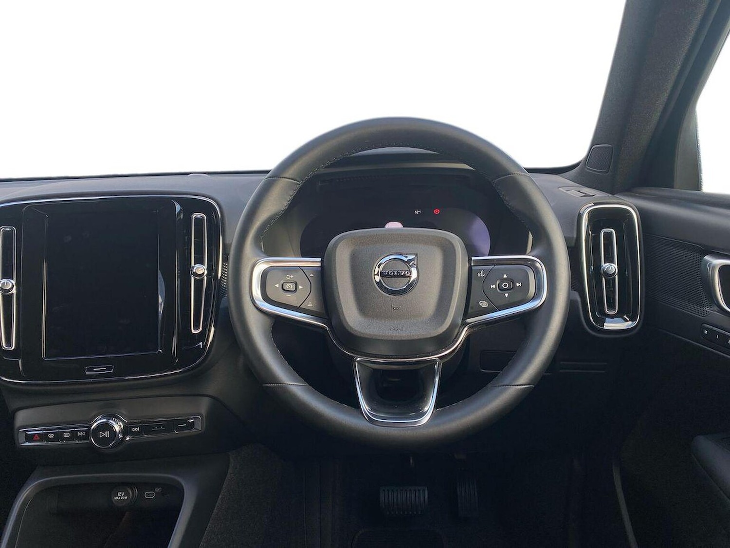 Used Volvo XC40 2024 for sale - 76347029: Photo 10