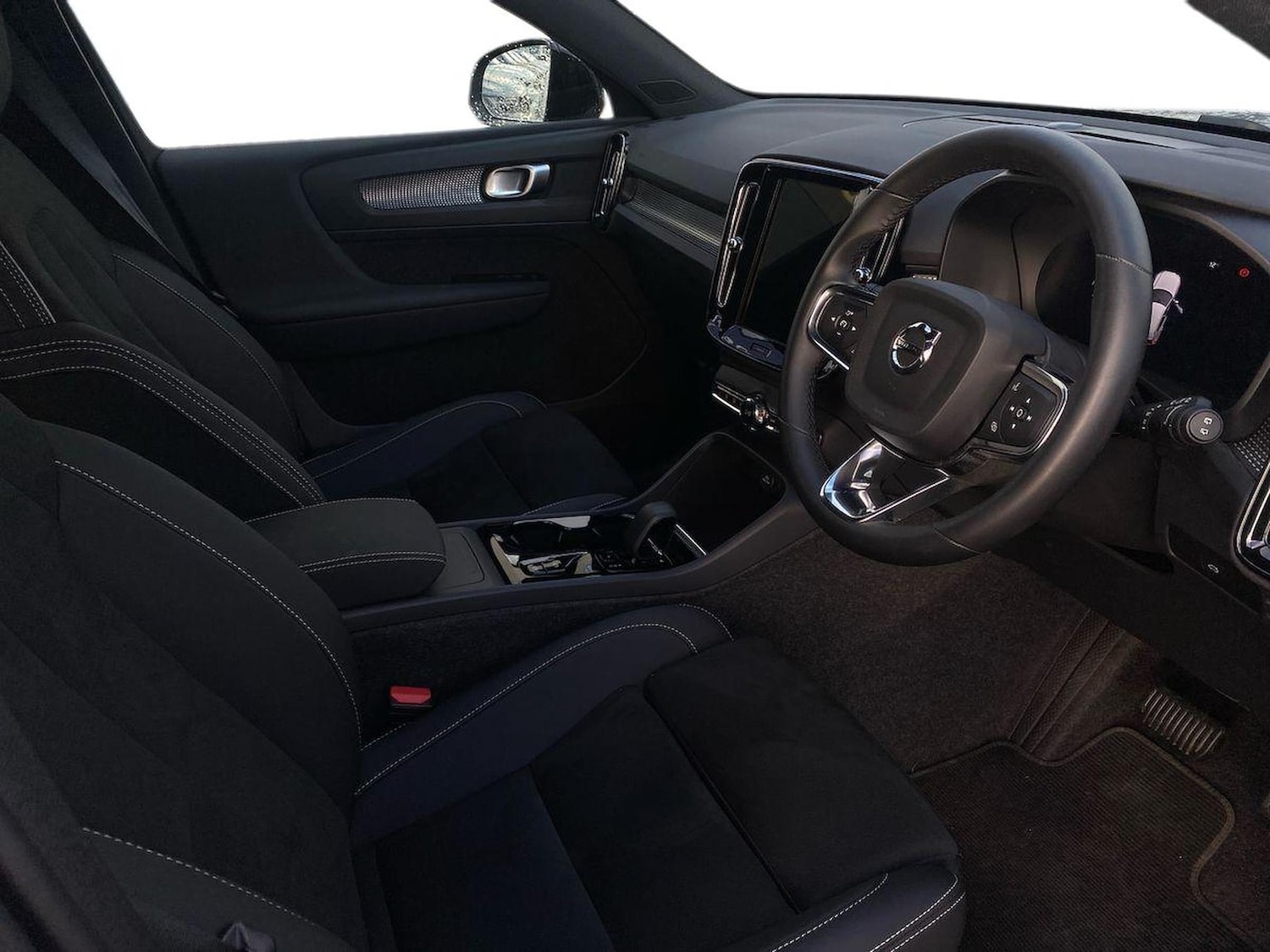 Used Volvo XC40 2024 for sale - 76347029: Photo 16
