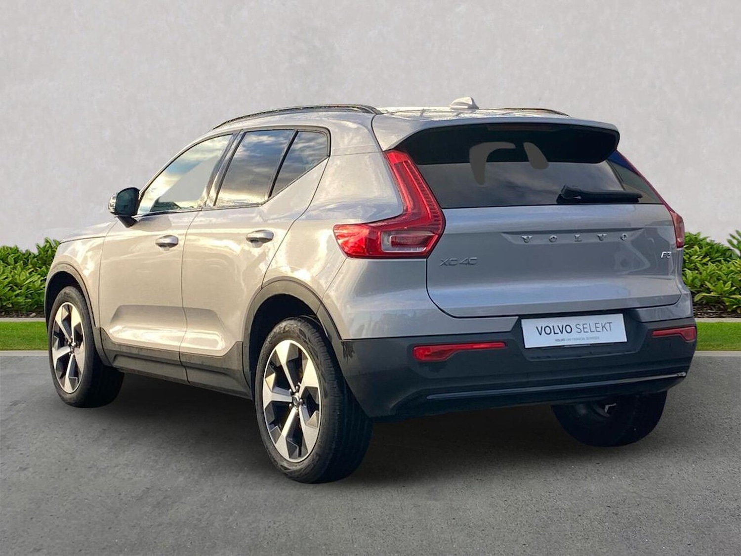 Used Volvo XC40 2024 for sale - 76347029: Photo 3