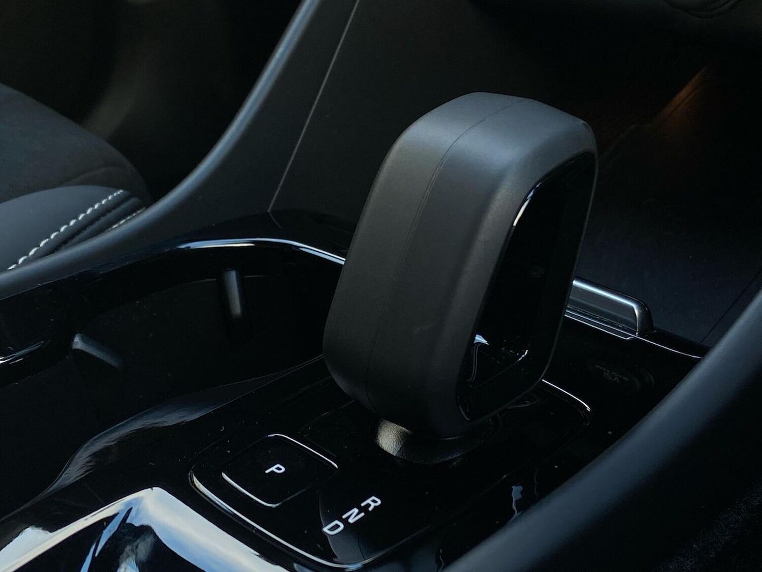 Used Volvo XC40 2024 for sale - 76347029: Photo 39