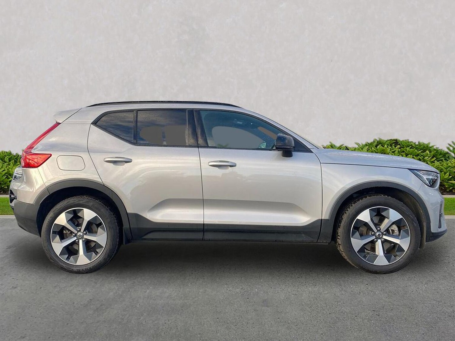 Used Volvo XC40 2024 for sale - 76347029: Photo 4