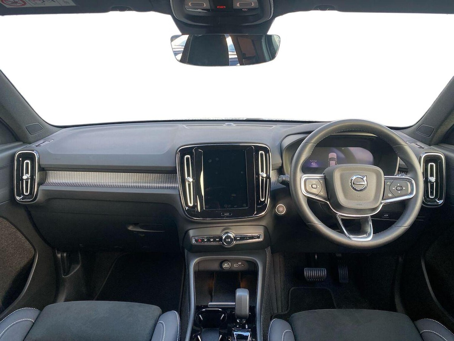 Used Volvo XC40 2024 for sale - 76347029: Photo 9
