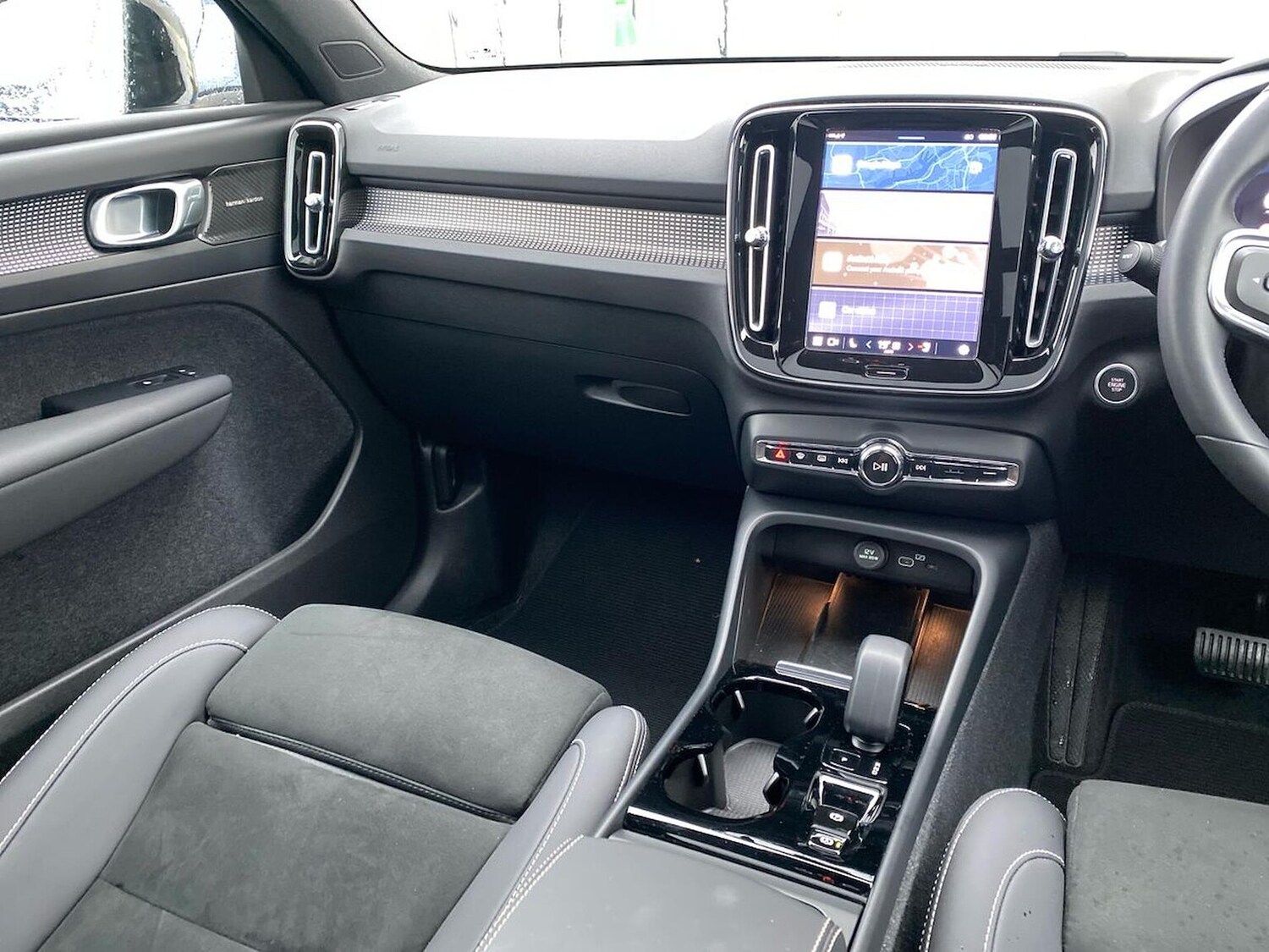 Used Volvo XC40 2023 for sale - 76477216: Photo 13