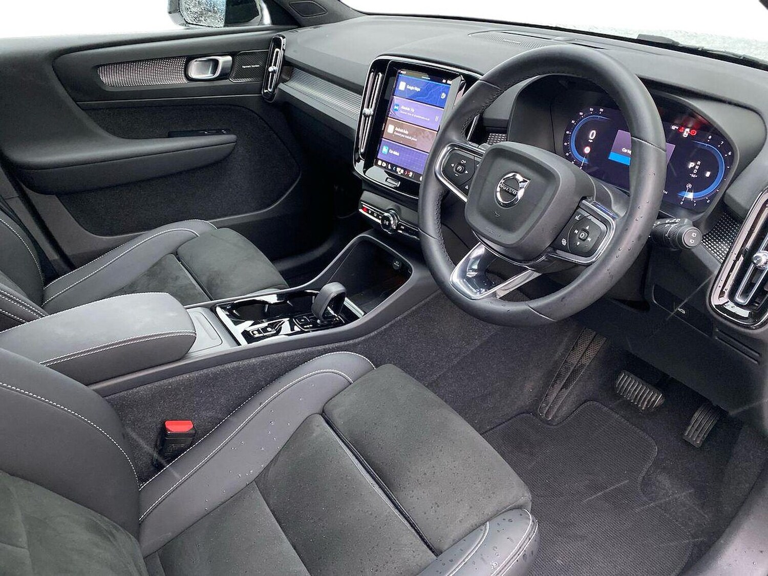 Used Volvo XC40 2023 for sale - 76477216: Photo 15