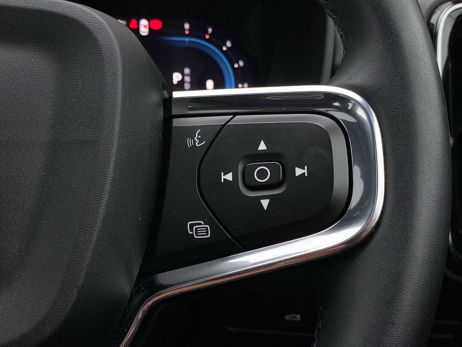 Used Volvo XC40 2023 for sale - 76477216: Photo 26