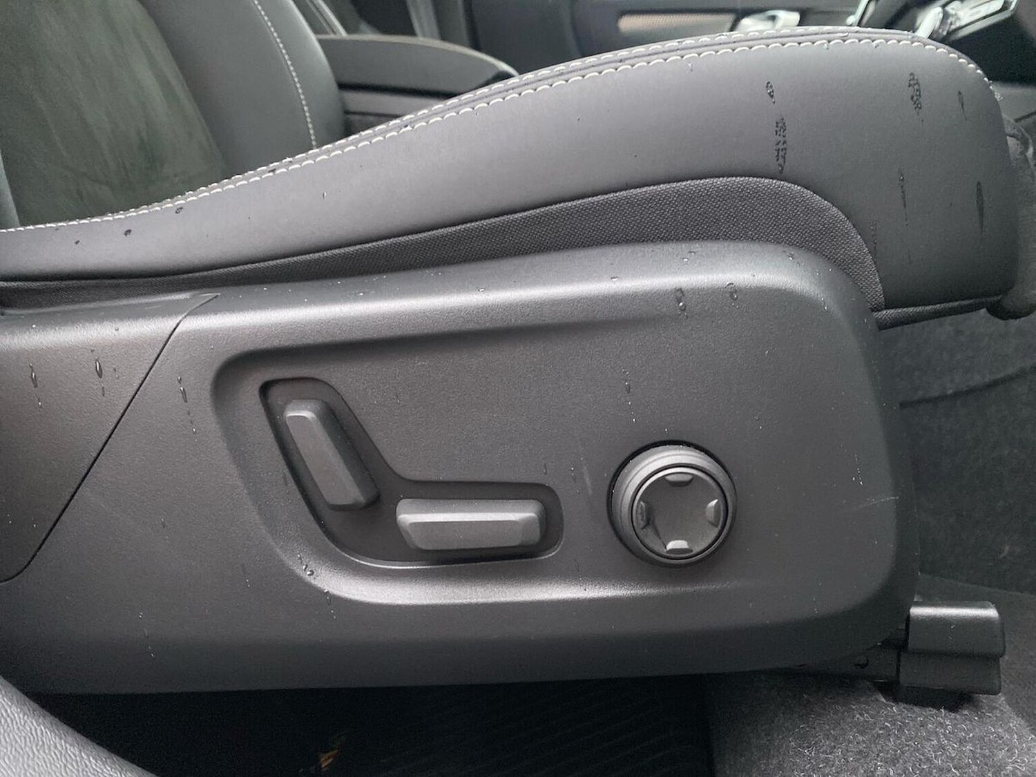 Used Volvo XC40 2023 for sale - 76477216: Photo 30