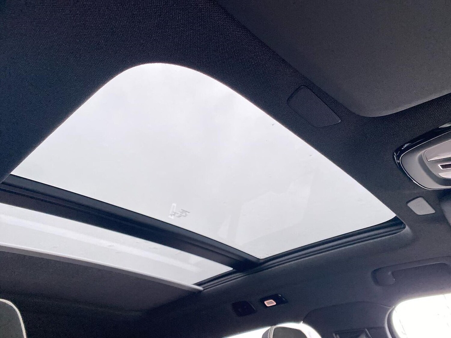 Used Volvo XC40 2023 for sale - 76477216: Photo 32